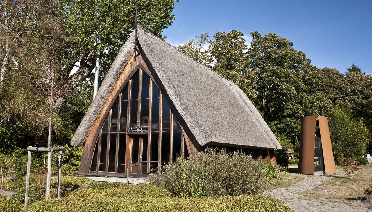 Schifferkirche Ahrenshoop, © Kurverwaltung Ahrenshoop · Foto Voigt & Kranz UG, ostsee-kuestenbilder.de Schifferkirche Ahrenshoop, © Kurverwaltung Ahrenshoop · Foto Voigt & Kranz UG, ostsee-kuestenbilder.de