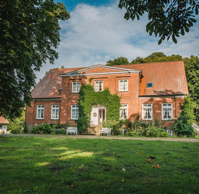 Gutshaus Krimvitz auf der Insel R&uuml;gen // &copy; Gutshaus Krimvitz / Mirko Boy