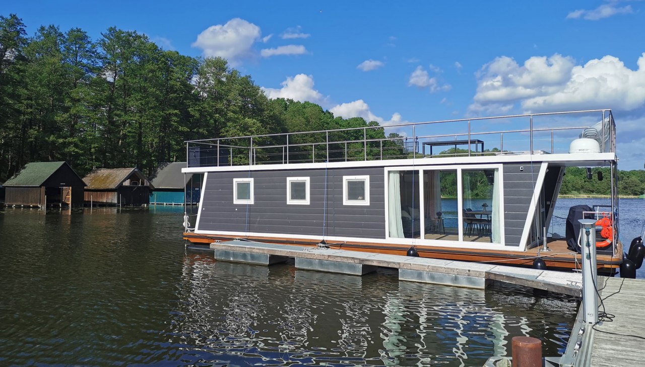 Luxus-Hausboot Lydia für 6 Personen, führerscheinfrei, © Smobilia GmbH & Co. KG Luxus-Hausboot Lydia für 6 Personen, führerscheinfrei, © Smobilia GmbH & Co. KG