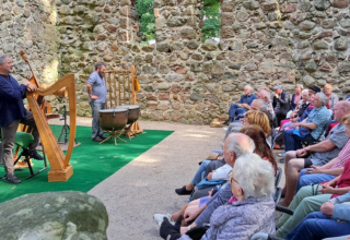 Open-Air Konzert in der Kirchruine Dambeck // © Scherfig-Dreese Open-Air Konzert in der Kirchruine Dambeck // © Scherfig-Dreese