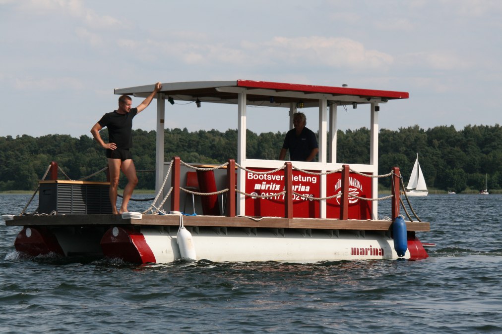 Floß, © Müritz Marina GmbH