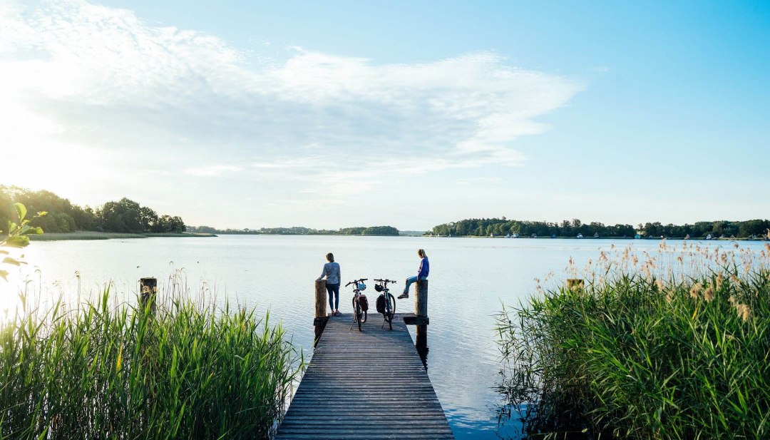 Auf den Radrundwegen in Mecklenburg-Vorpommern gibt es zahlreiche Seen zum Entspannen // &copy; MV-T/G&auml;nsicke