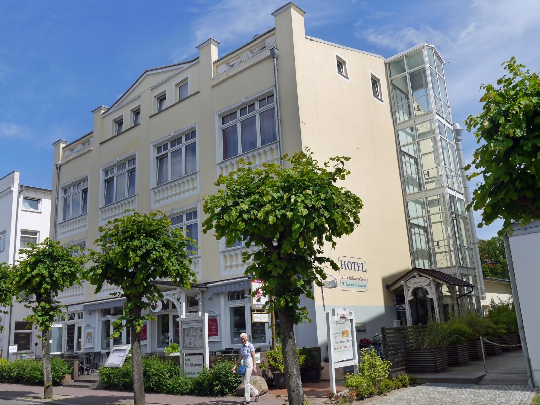 Buitenaanzicht van Hotel Villa Schwanebeck // &copy; Franke