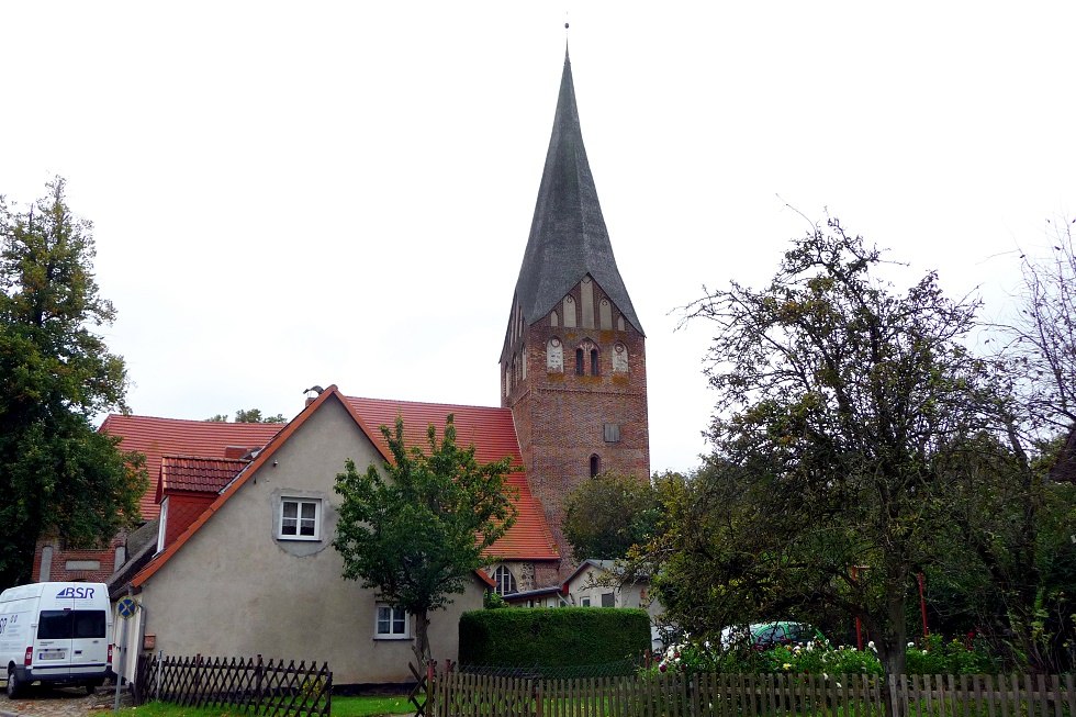 Außenansicht der Johanniskirche Wusterhusen, © Sabrina Wittkopf-Schade Außenansicht der Johanniskirche Wusterhusen, © Sabrina Wittkopf-Schade