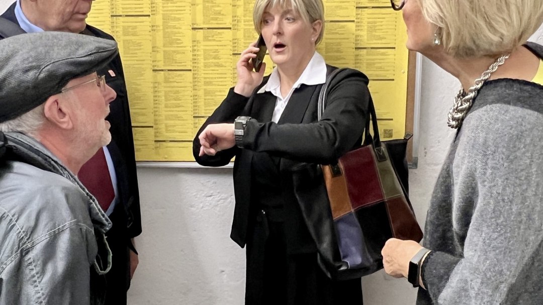 Dat Bahn Chaos - Reisende sall man uphollen, © Niederdeutsche Bühne Rostock