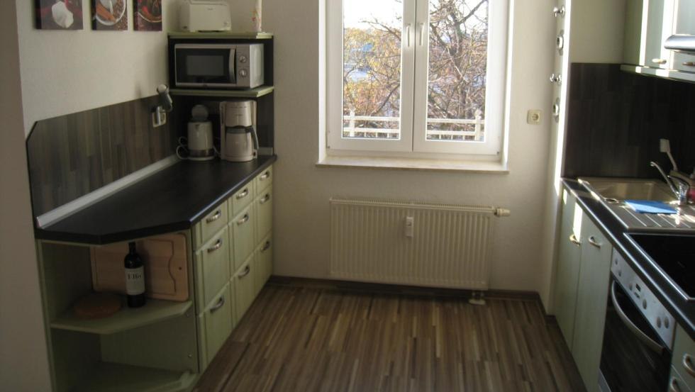 Blick in die neue und moderne K&uuml;che // &copy; a. Daubert