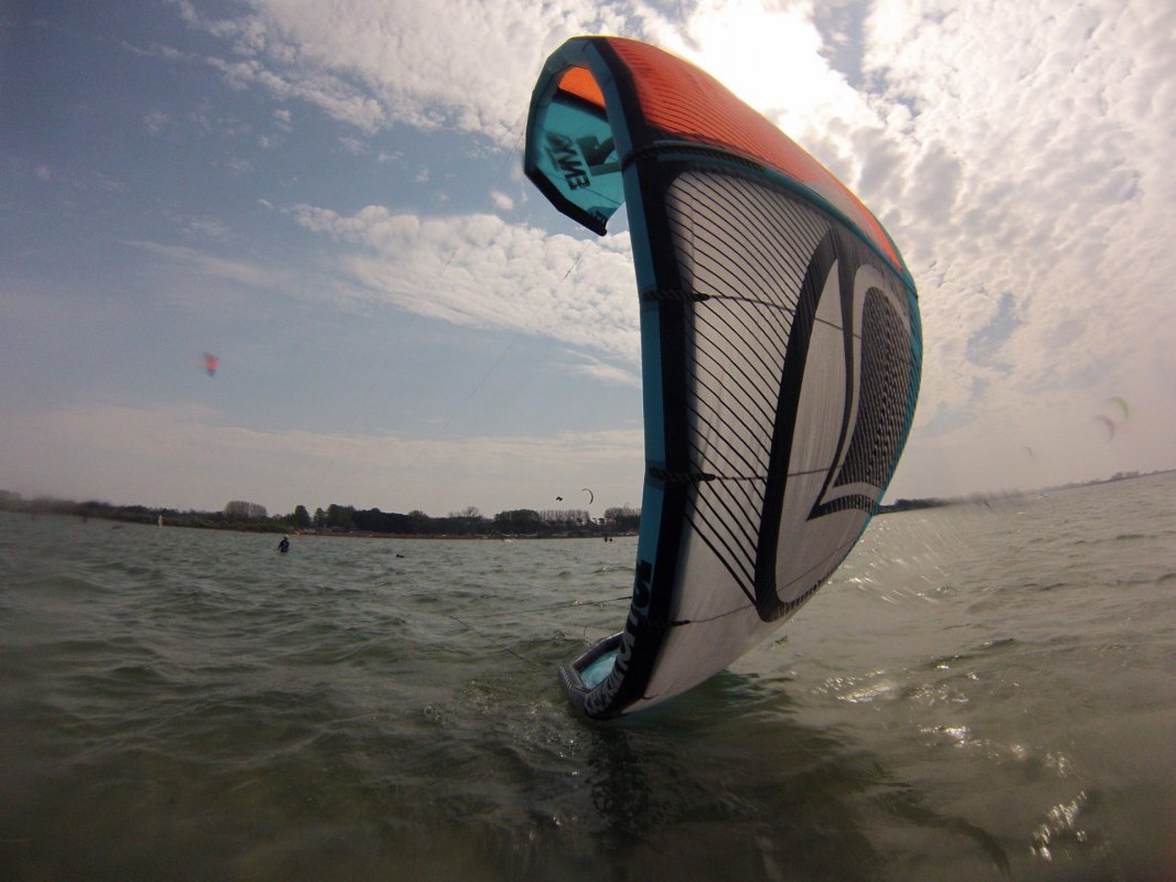 Kitesurfen am Flachwasserspot in Pepelow // &copy; Kitesurfschule Pepelow