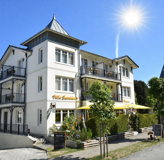 Pension Sanddorn & Caf&eacute; Carlsson // &copy; Pension Sanddorn