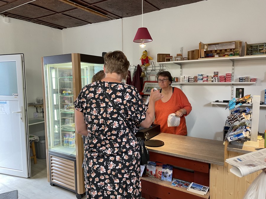 Im Dorfladen, © TZ Südliche Boddenküste Im Dorfladen, © TZ Südliche Boddenküste