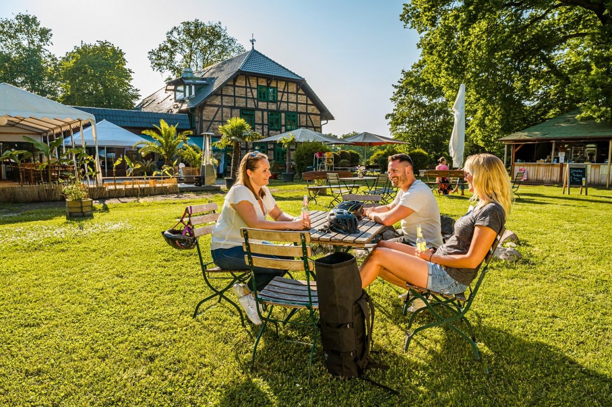 Diner in de traditionele Schnatermann herberg // © MV-T/Tiemann Diner in de traditionele Schnatermann herberg // © MV-T/Tiemann