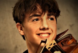 &copy; &copy; David Ausserhofer