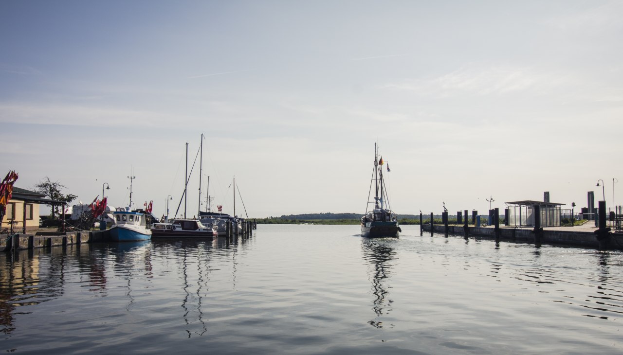 Grosse T&ouml;ppe gibt es hier nicht aber einen Kutter, der mit Besuchern in See sticht., &copy; tvv@philipp_schulz