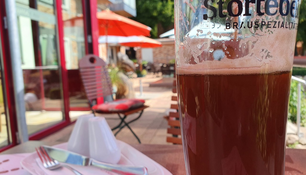 Im Sommer die Erfrischungen auf der Gartenterrasse genießen, © Sabine Maus Im Sommer die Erfrischungen auf der Gartenterrasse genießen, © Sabine Maus
