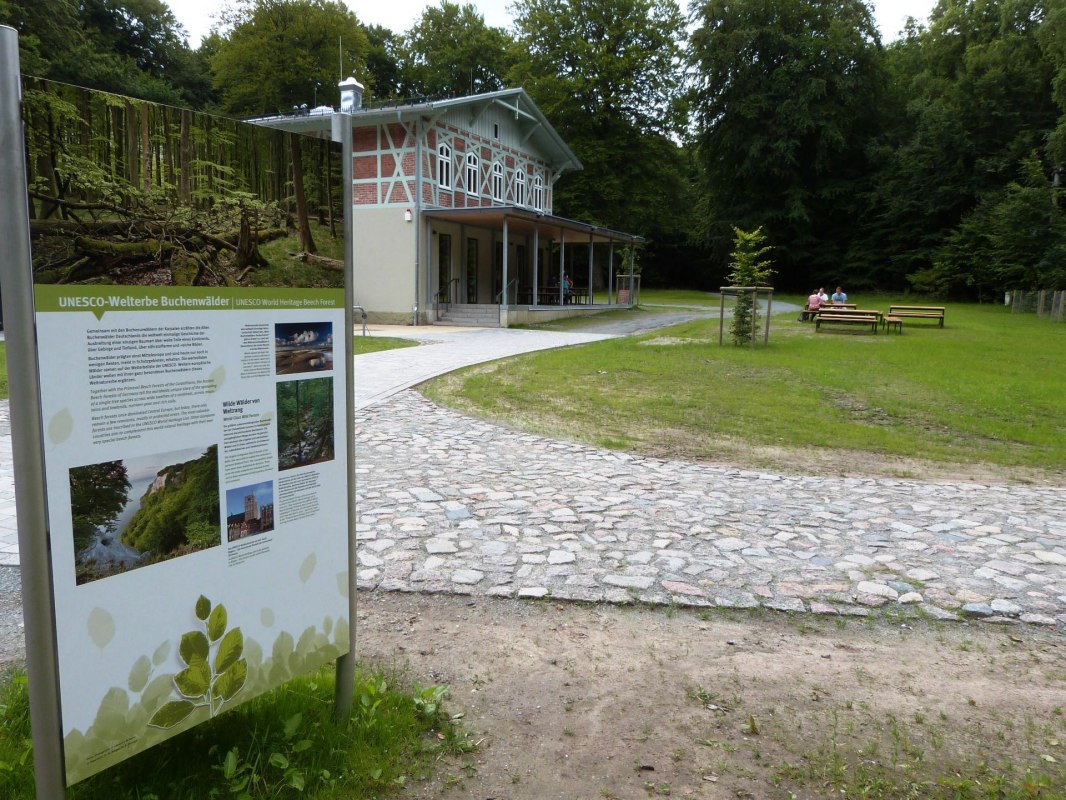 Au&szlig;enansicht des UNESCO-Welterbeforum in Sassnitz // &copy; Gesine H&auml;fner / Nationalpark-Zentrum K&Ouml;NIGSSTUHL