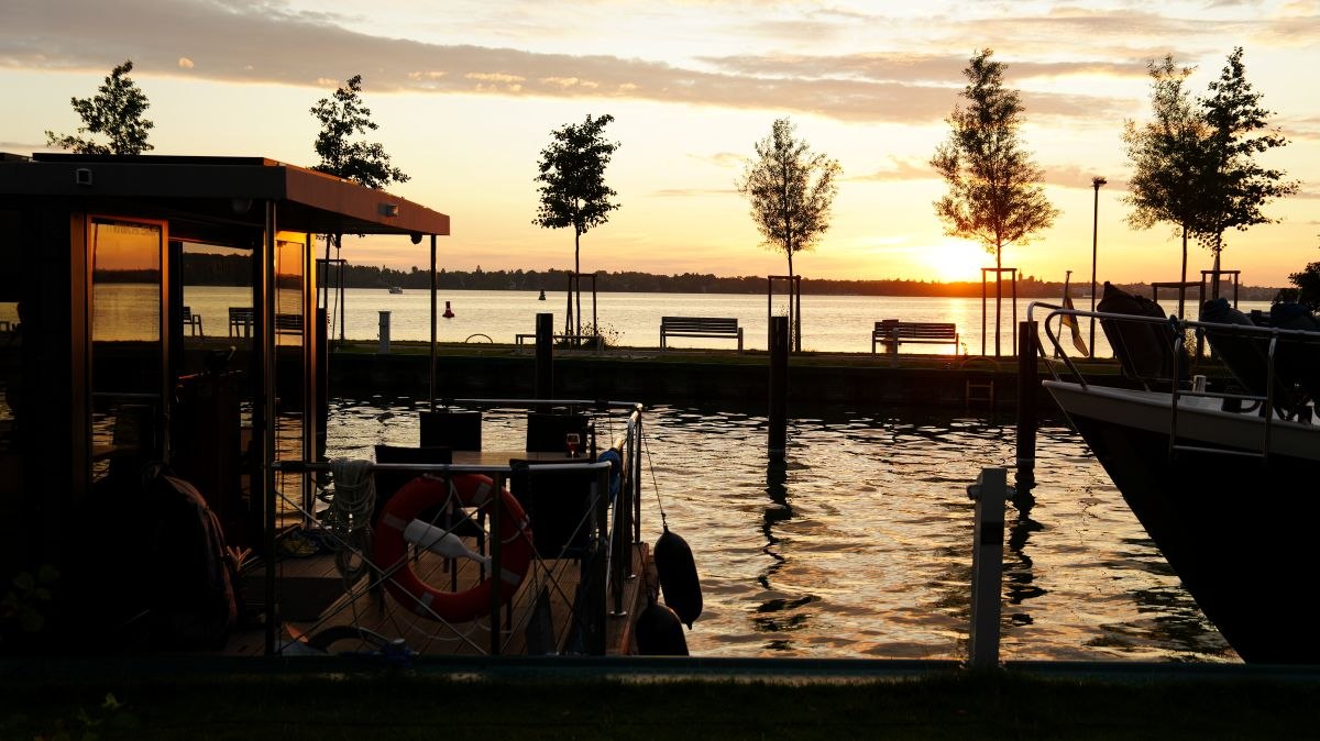 Ahoi Hausboot-Charter - Schweriner See // &copy; Ahoi Hausboot-Charter