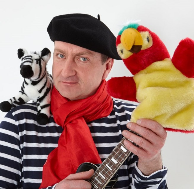 Fridolin Farbenfroh  &raquo;Zebra und Papagei&laquo; // &copy; Eric Tschernow