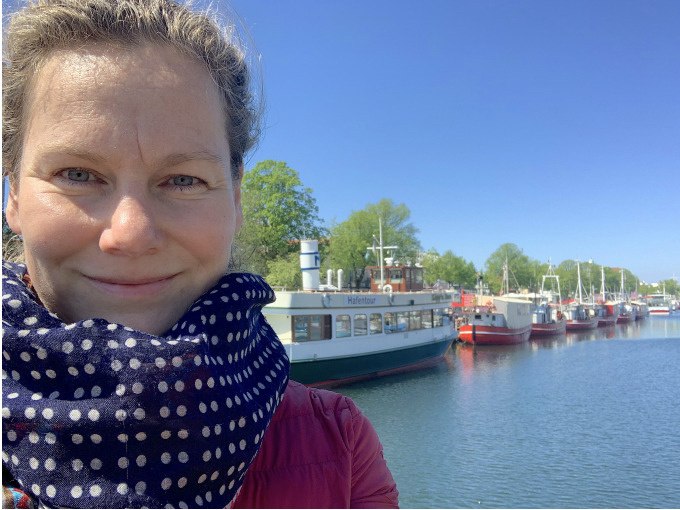 Antje_Joost-HIrsekorn_Guide_in_Warnemuende_Antje_Joost-Hirsekorn, © Antje Hirsekorn Antje_Joost-HIrsekorn_Guide_in_Warnemuende_Antje_Joost-Hirsekorn, © Antje Hirsekorn