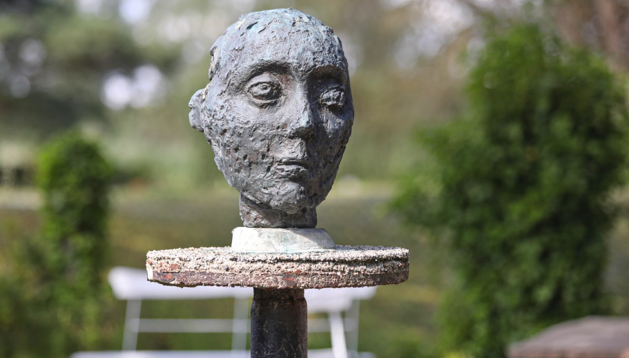 Kunst in de tuin van de Niemeyer-Holstein studio, &copy; TMV/Nikulski