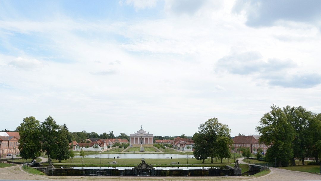 Schlossplatz, Kaskaden und Stadtkirche Ludwigslust, © Tourismusverband Mecklenburg-Schwerin