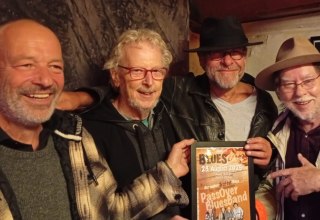 Pass over Blues, &copy; Harro H&uuml;bner