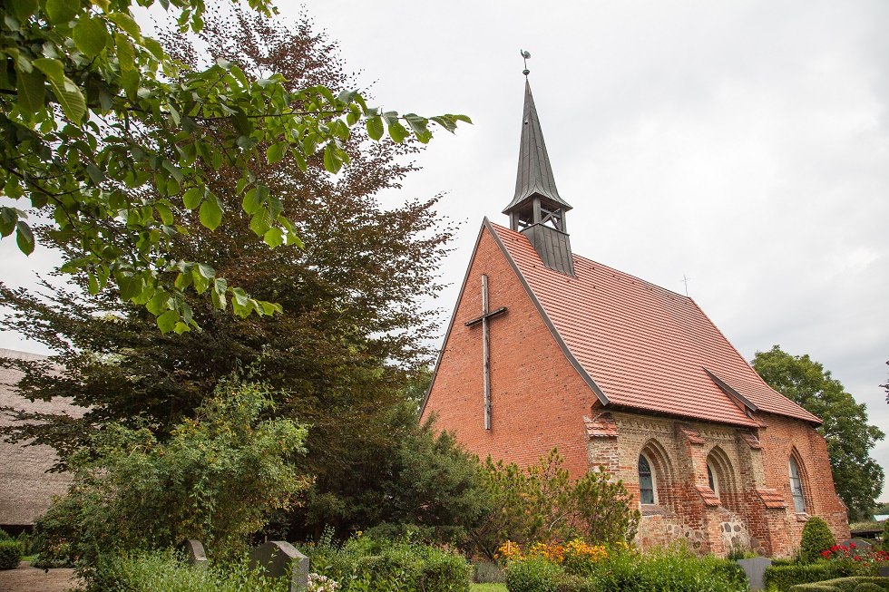 De dorpskerk in Hohen Luckow. // &copy; Frank Burger