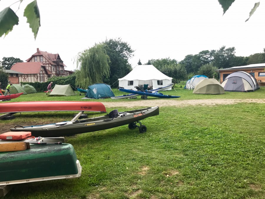 Campingplatz an der Peene, © Christa Labouvie Campingplatz an der Peene, © Christa Labouvie