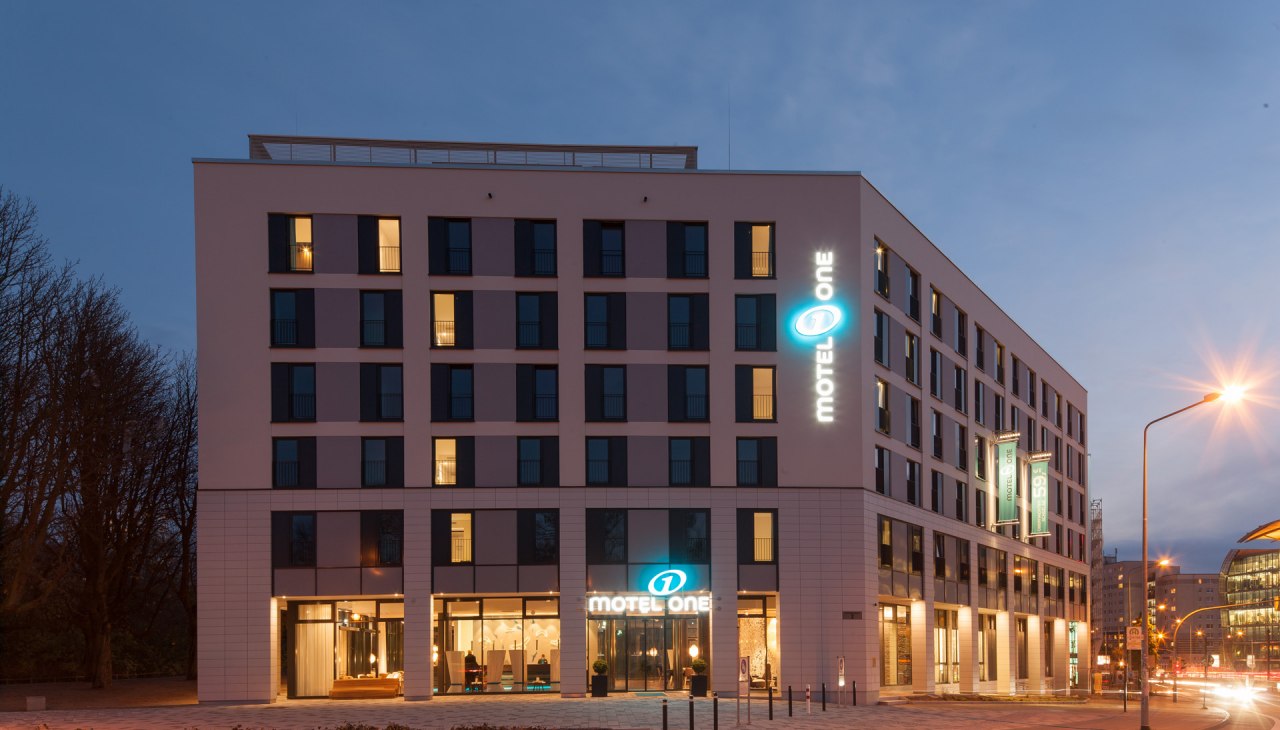 Aussenansicht Motel One Rostock, &copy; Motel One Rostock