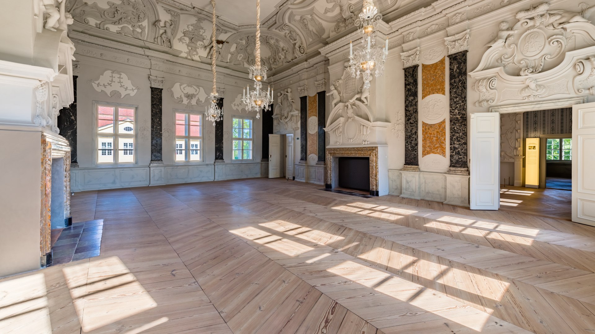 Der opulente Festsaal im Schloss Mirow., © TMV/Tiemann Der opulente Festsaal im Schloss Mirow., © TMV/Tiemann