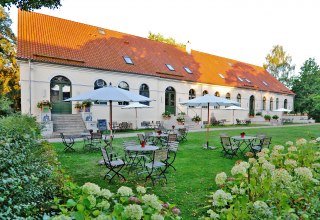 Das Kavaliershaus lädt zum Verweilen ein // © Kavaliershaus am Finckener See / Cyrus Saedi Das Kavaliershaus lädt zum Verweilen ein // © Kavaliershaus am Finckener See / Cyrus Saedi