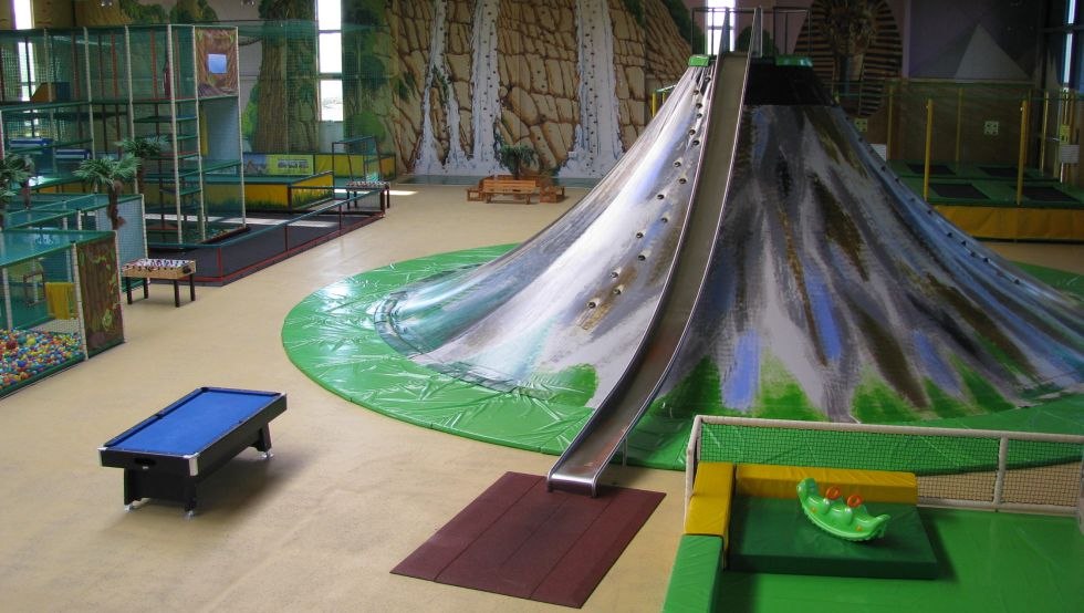 Riesiger Klettervulkan, &copy; Indoor-Spielpark Mumpitz
