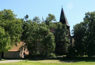 Au&szlig;enansicht der Kirche // &copy; Sabrina Wittkopf-Schade