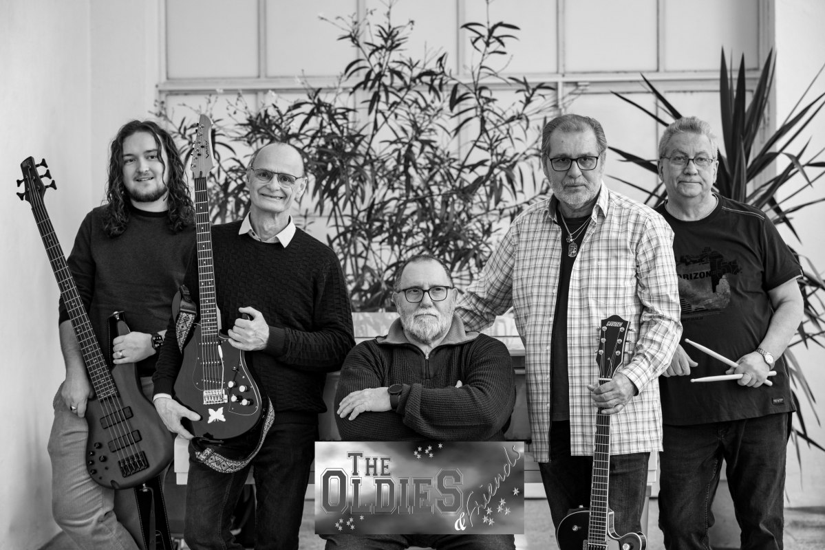 &copy; The Oldies & Friends