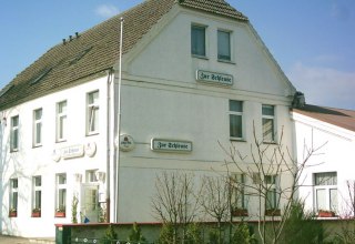Willkommen im familiengeführten Hotel & Gaststätte "Zur Schleuse" // © Hotel & Gaststätte "Zur Schleuse" Willkommen im familiengeführten Hotel & Gaststätte "Zur Schleuse" // © Hotel & Gaststätte "Zur Schleuse"