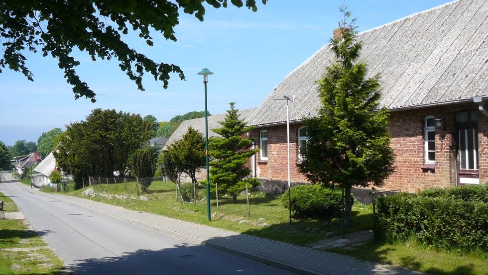 Landhuis gezien vanaf de straat // &copy; Eva-Maria Lamprecht