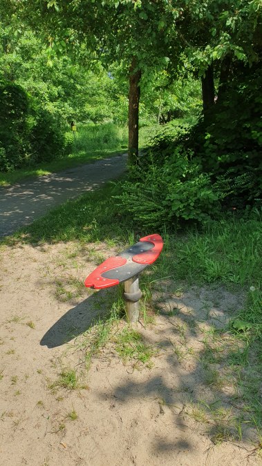 Spielweg Herrensteig, © Amt Mecklenburgische Kleinseenplatte Spielweg Herrensteig, © Amt Mecklenburgische Kleinseenplatte