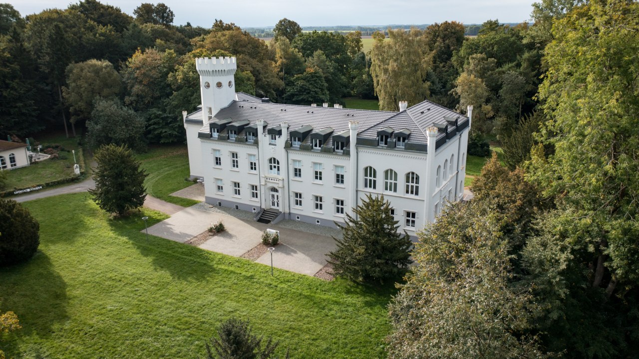 Außenansicht Schloss Hohendorf // © Schloss Hohendorf / Henry Stadthagen Außenansicht Schloss Hohendorf // © Schloss Hohendorf / Henry Stadthagen