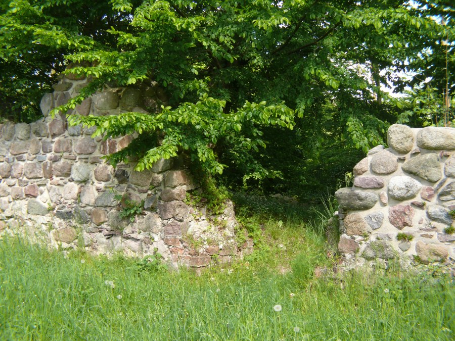 Wüste Kirche Domherrenhagen, © Peter Ramsch Wüste Kirche Domherrenhagen, © Peter Ramsch