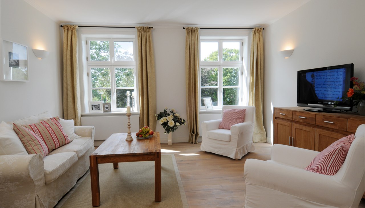 Appartement mit Wohnzimmer im Gutshaus Zicker, &copy; Gutshaus Zicker