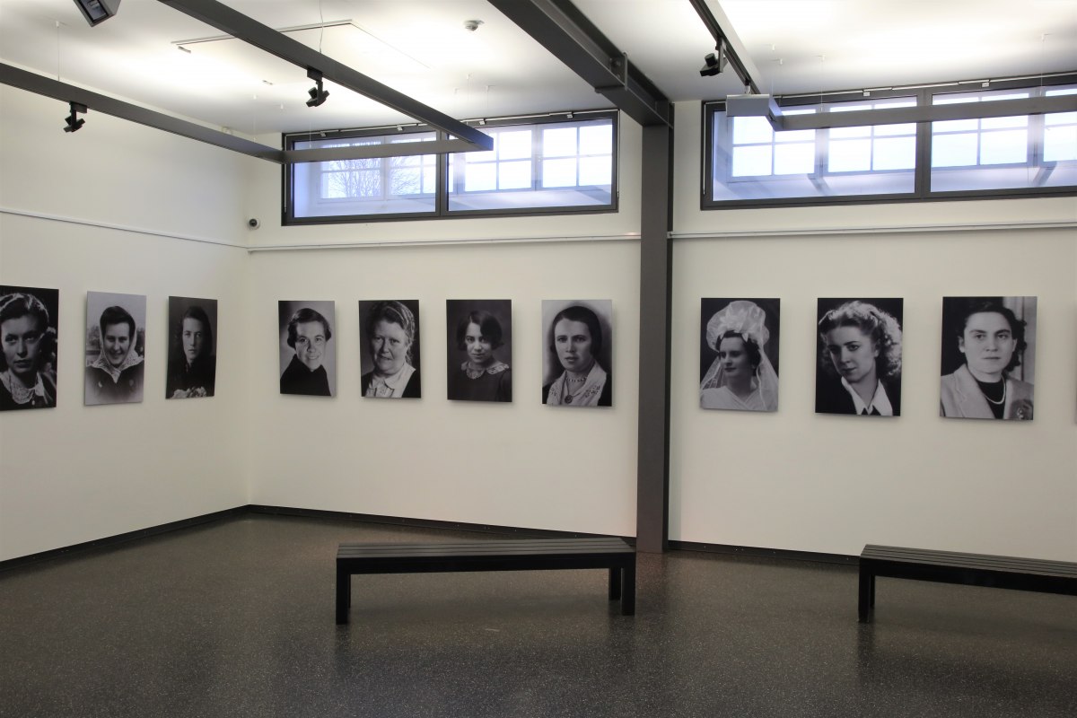 Ausstellung von Faces of Europe in Ravensbrück // © Mahn- und Gedenkstätte Ravensbrück Ausstellung von Faces of Europe in Ravensbrück // © Mahn- und Gedenkstätte Ravensbrück