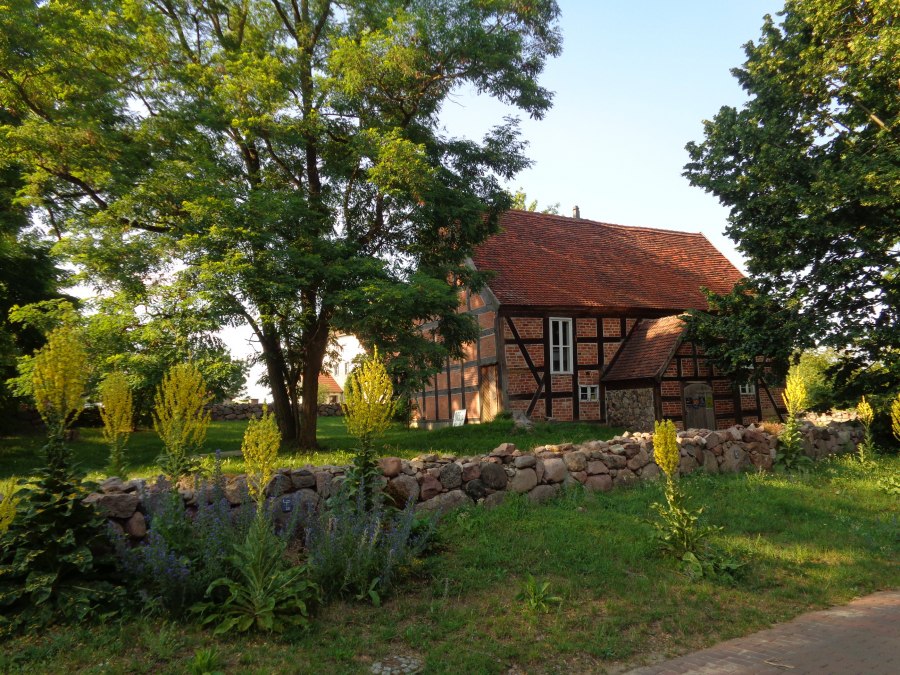 Blick zur Kirche, © Andrea Schulze Blick zur Kirche, © Andrea Schulze