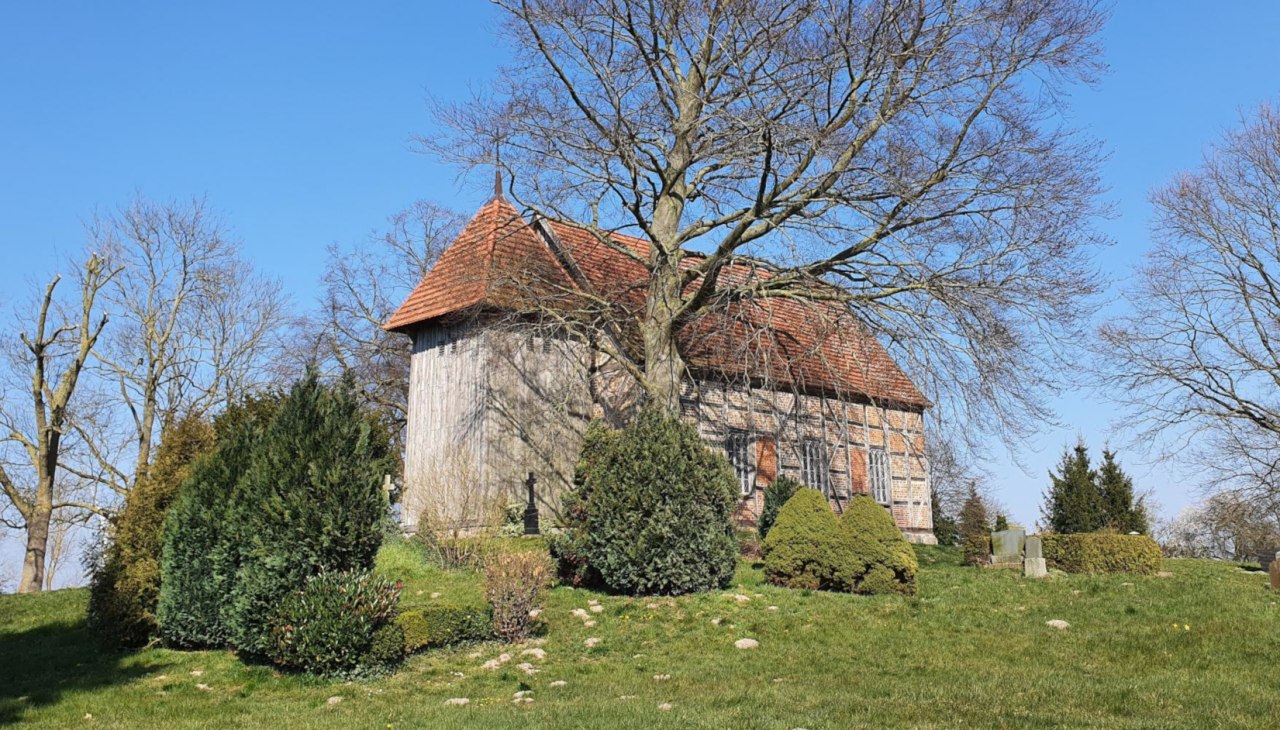 Kirchenhügel Kloster Wulfshagen, © S. Maus Kirchenhügel Kloster Wulfshagen, © S. Maus