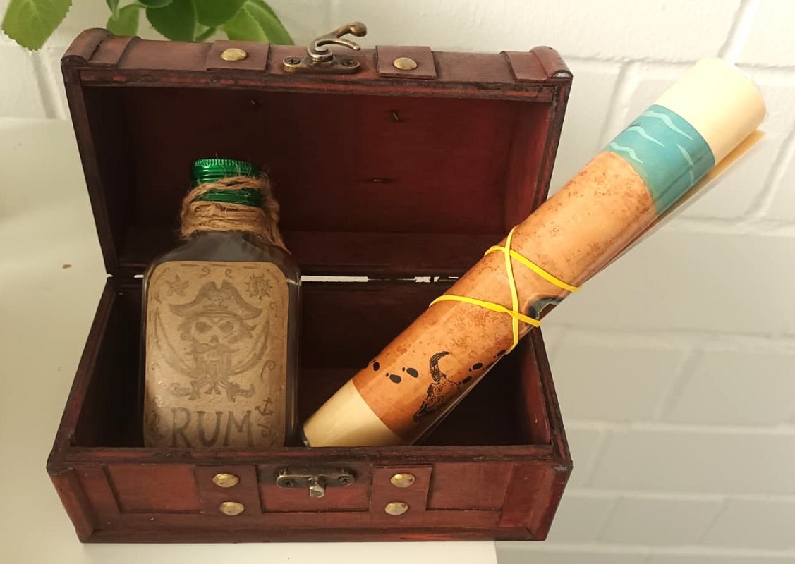 Schatztruhe mit Schatzkarte // © JSB e. V. Schatztruhe mit Schatzkarte // © JSB e. V.