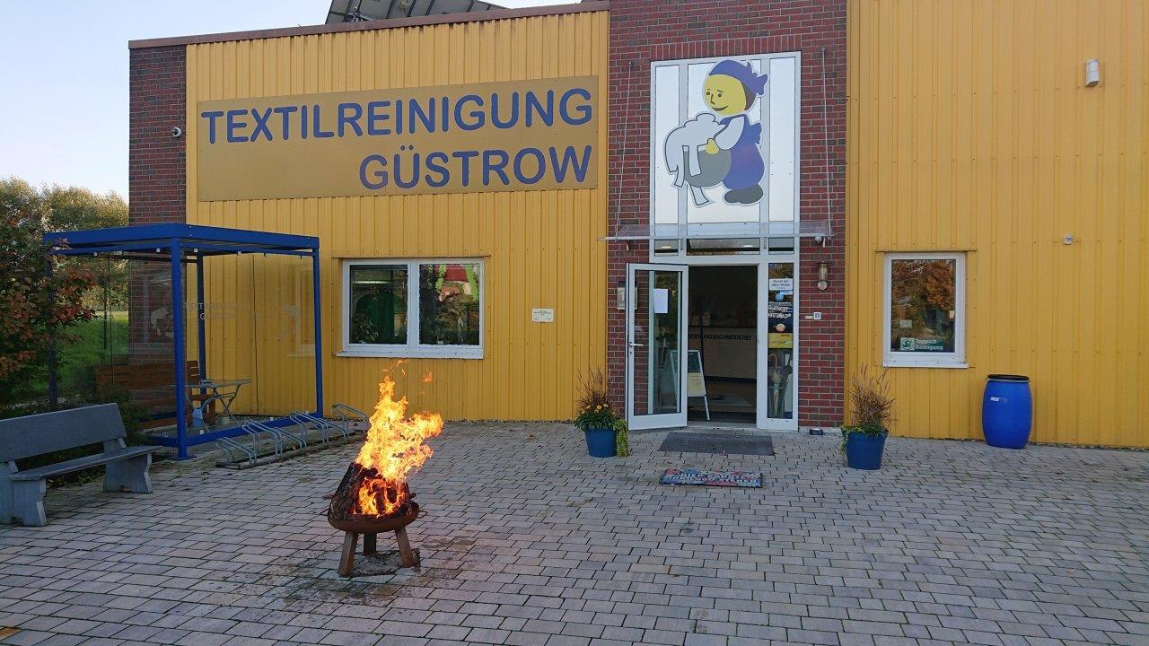 Galerie '' Kunst am alten Hafen '' // © Textilreinigung Güstrow Galerie '' Kunst am alten Hafen '' // © Textilreinigung Güstrow