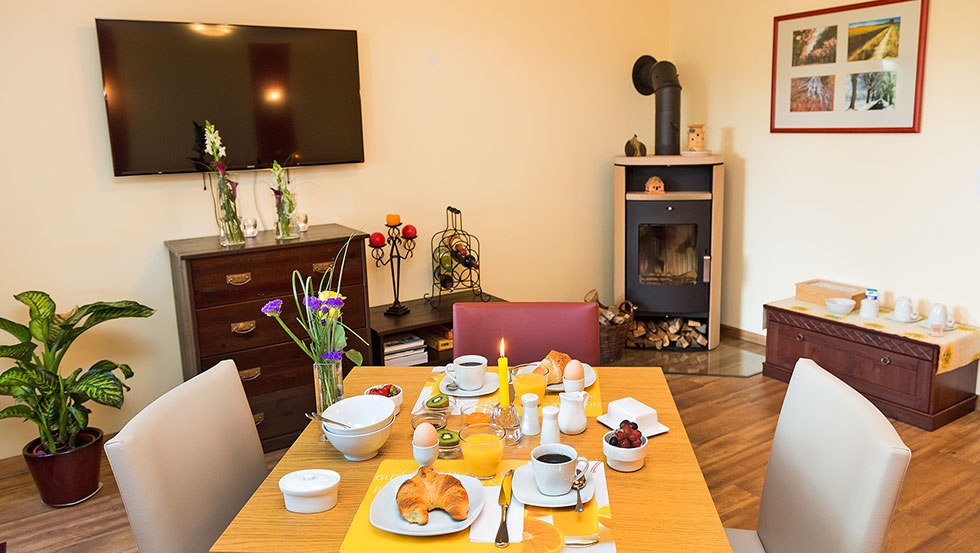 Frühstücks-/ Getränke- und Brötchenservice, © Landhaus Rügeband Frühstücks-/ Getränke- und Brötchenservice, © Landhaus Rügeband