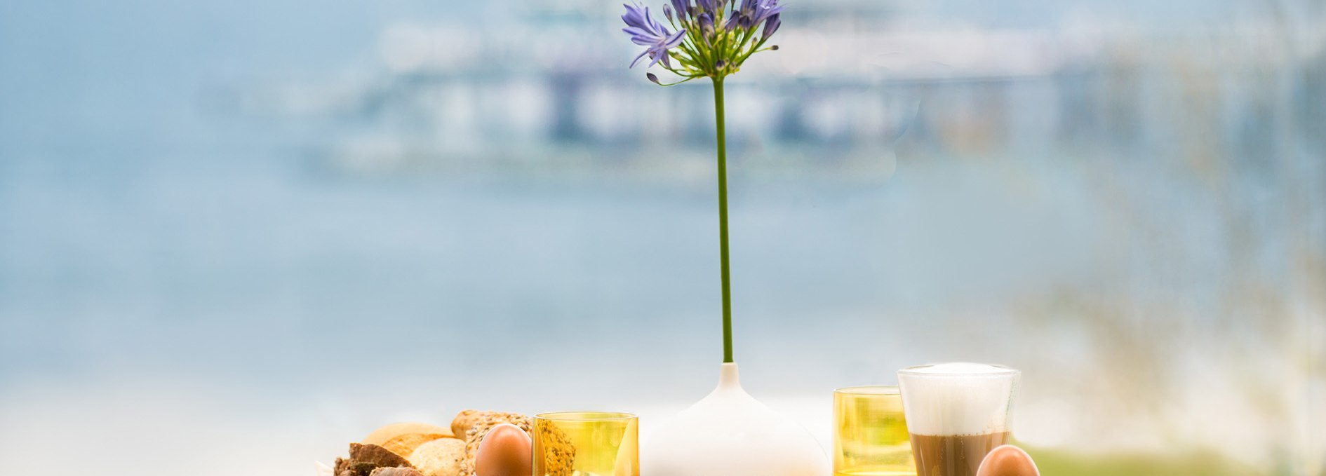 Sei-Gast-2026_Strandhotel-Ostseeblick_Fr&uuml;hst&uuml;ck-mit-Meerblick_C_Strandhotel-Ostseeblick.jpg (1), &copy; Strandhotel Ostseeblick