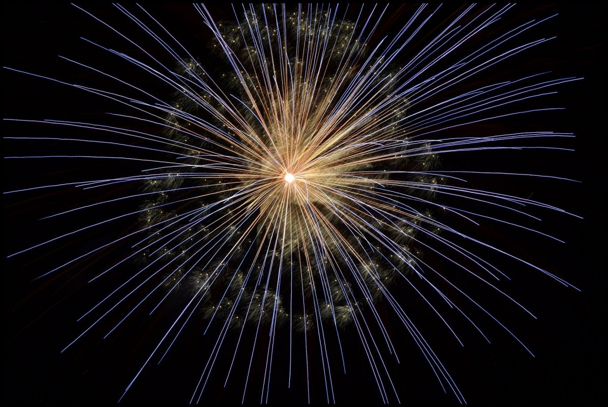 © fireworks-102971_1920 © fireworks-102971_1920