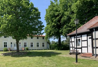 Teil der Gutsanlage mit Gutshaus // © WERK Gut WOHNEN Schlatkow Teil der Gutsanlage mit Gutshaus // © WERK Gut WOHNEN Schlatkow