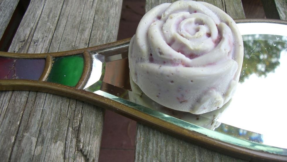 Seife & Spiegel, &copy; Renate Neuwirth