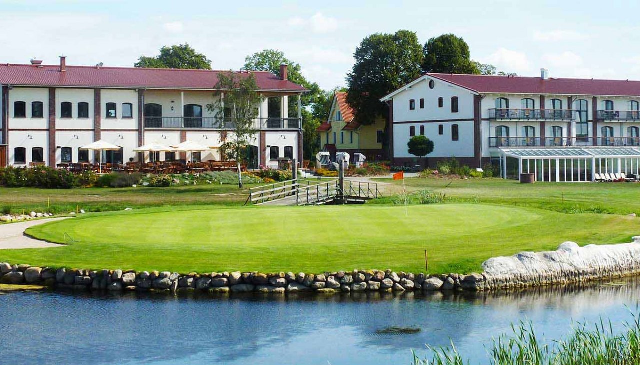 Au&szlig;enansicht des Golfpark Strelasund, &copy; Golfpark Strelasund