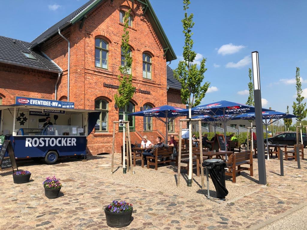 Das alte Bahnhofsgebäude überzeugt mit seinem Charme. // © LOK - Die Pension - Das Restaurant Das alte Bahnhofsgebäude überzeugt mit seinem Charme. // © LOK - Die Pension - Das Restaurant